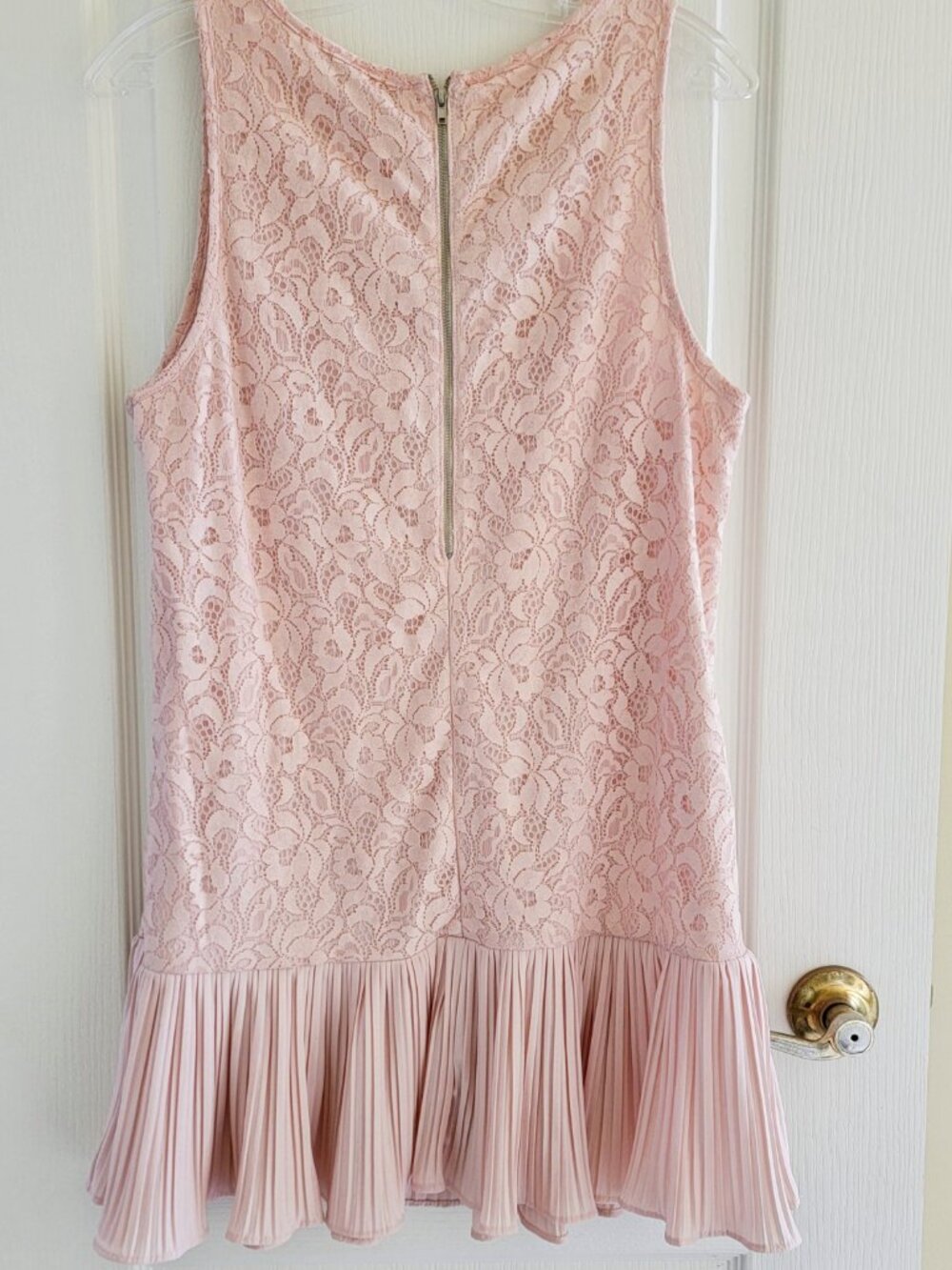 FOREVER 21 SLEEVELESS LACE DRESS - Picture 4 of 4